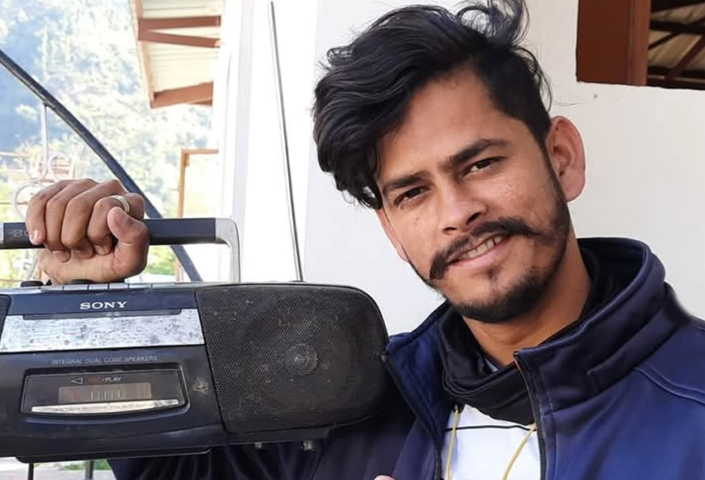 Sanjay Bhandari gadwali artist